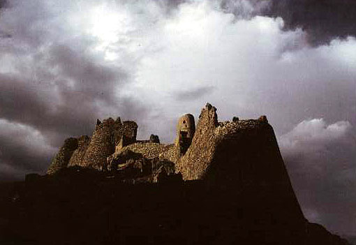 Alamut Castle1